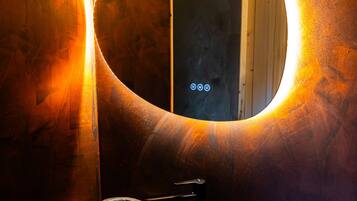 Appartamento Exclusive, accessibile ai disabili, bagno in camera (à 2min de Montluçon) | Bagno | Doccia, set di cortesia gratuito, asciugacapelli, asciugamani