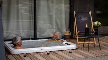 Bañera de hidromasaje exterior