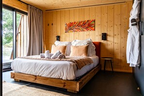 Exclusive Apartment, Accessible, Ensuite (à 2min de Montluçon) | 1 bedroom, Select Comfort beds, in-room safe, individually furnished