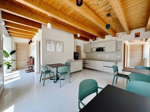 Dining - 45 m² Soundproof Room with Private Bathroom and Terrace – Up to 4 Guests (Illasi)