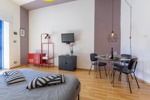 1 bedroom, iron/ironing board, free WiFi