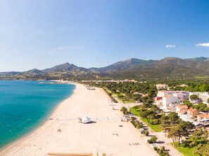 Ubicación cercana a la playa