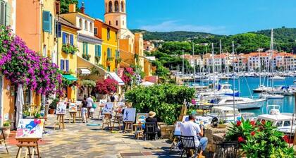 Apartment 'Proche Mer' with Shared Pool, Wi-Fi and Air Conditioning