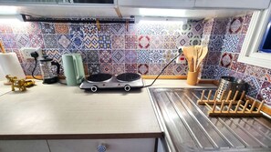 Refrigerador, microondas, parrilla de estufa y lavavajillas 