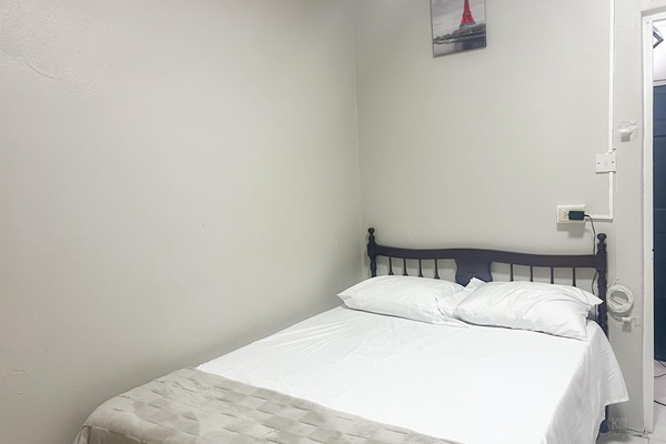 Bedroom (Double Bed)