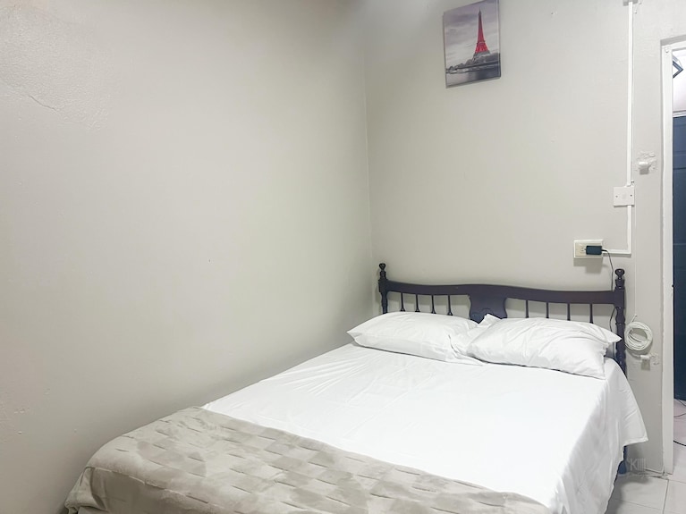 Embassy Visits And Event Stays - Kingston