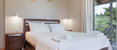 5 bedrooms, iron/ironing board, free WiFi, bed sheets