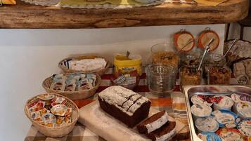Free daily local cuisine breakfast