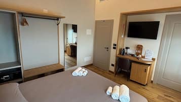 Doppel- oder Zweibettzimmer | Zimmersafe, Schreibtisch, kostenlose Babybetten, kostenloses WLAN