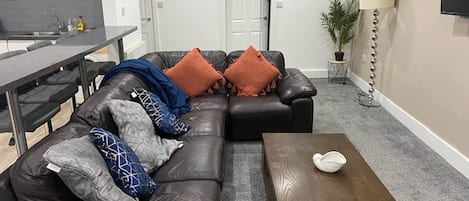 Apartment, 2 Bedrooms | Living area
