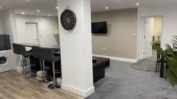 Apartment, 2 Bedrooms | Interior