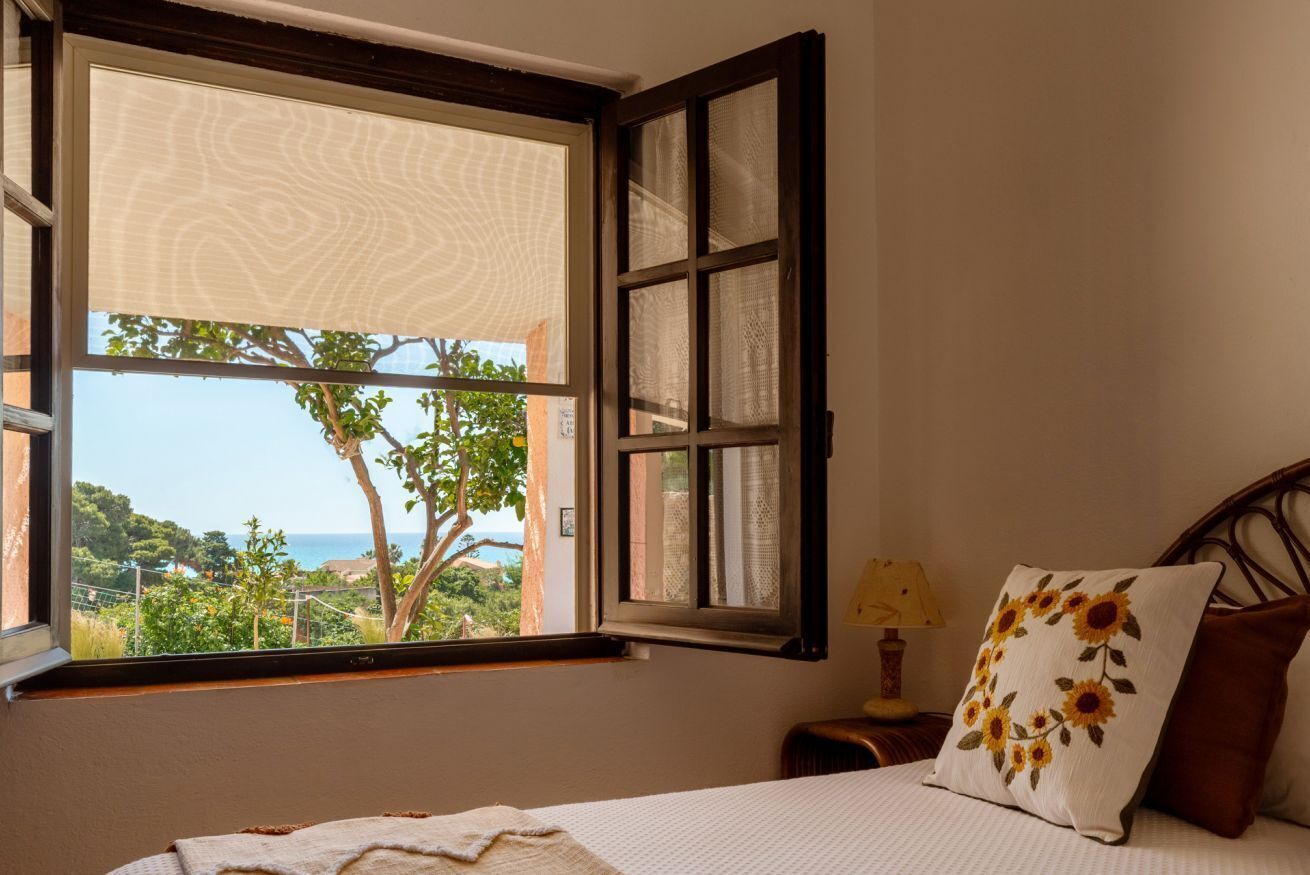 3 bedrooms, iron/ironing board, travel crib, free WiFi