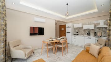 Comfort Apartment, City View | Egyptian cotton sheets, premium bedding, Select Comfort beds