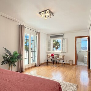 6 habitaciones, tabla de planchar con plancha y wifi gratis 