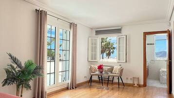 6 makuuhuonetta, silitysrauta/-lauta, ilmainen Wi-Fi, vuodevaatteet