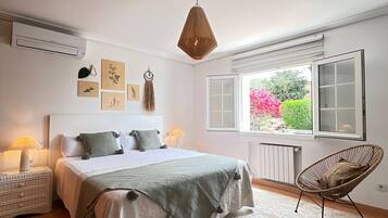 6 habitaciones, tabla de planchar con plancha y wifi gratis