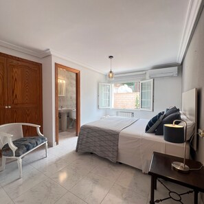 6 chambres, fer et planche à repasser, Wi-Fi gratuit, draps fournis