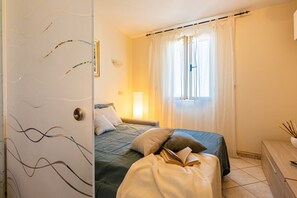 1 bedroom, free WiFi, bed sheets