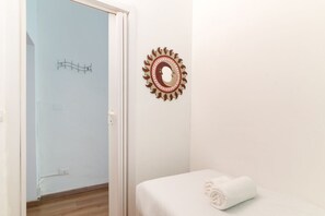 Spa - GuestHost - Cozy apartment of about 40 square meters, perfect for hosting up to 3 people, located on the second floor of a building with elevator and external balcony.The property is located 750m from the M1 Sesto Marelli stop, in an area full of service (Sesto San Giovanni)