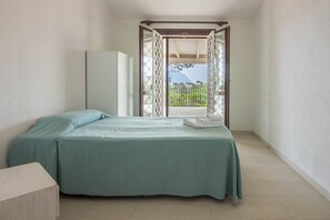 4 dormitorios, tabla de planchar con plancha, wifi y ropa de cama