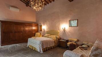 1 camera, una scrivania, ferro/asse da stiro, Wi-Fi gratuito