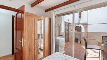 1 bedroom, iron/ironing board, free WiFi, bed sheets