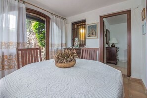 Dining - GuestHost - Cozy Flat with Garden & Parking (Porto San Paolo)