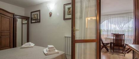 1 bedroom, iron/ironing board, Internet, bed sheets