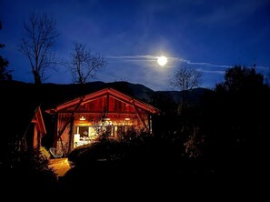 Exterior - Cabin "Myrtille" with Mountain View, Private Terrace and Garden (Arrien-en-Bethmale)