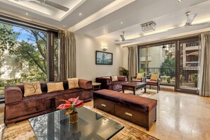 Egyptian cotton sheets, premium bedding, down duvets, memory-foam beds - Geet by Akama Homes (New Delhi)