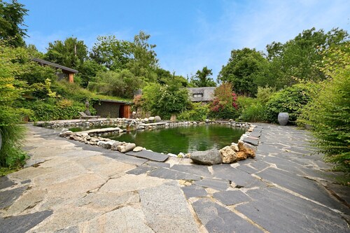 Cabin "Petit Bouddha" with Mountain Views, Pool and Private Terrace