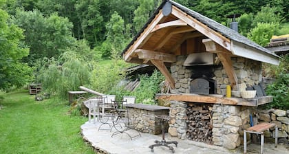 Chalet "Belle Lune" avec vue sur la montagne, terrasse privée et jardin privé