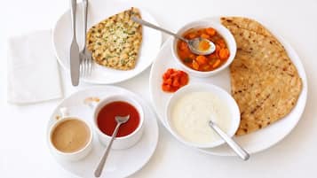 Café da manhã continental todos os dias (INR 150 por pessoa)