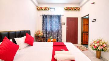 Habitació doble estàndard, aire condicionat | Roba de llit hipoal·lergògena, escriptori i habitacions insonoritzades