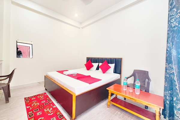 Hypo-allergenic bedding, desk, soundproofing, bed sheets