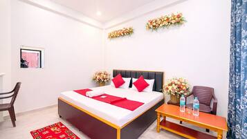 Ropa de cama hipoalergénica, escritorio, sistema de insonorización