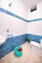 Standard Double Room, Air conditioning | Bathroom | Shower, rainfall showerhead, free toiletries, slippers