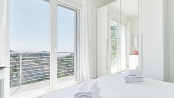 Apartemen, 2 kamar tidur, AC (2 Bedrooms) | 2 kamar tidur dan setrika/meja setrika