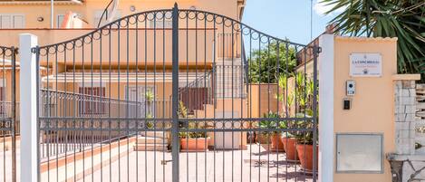 Enceinte de l’hébergement