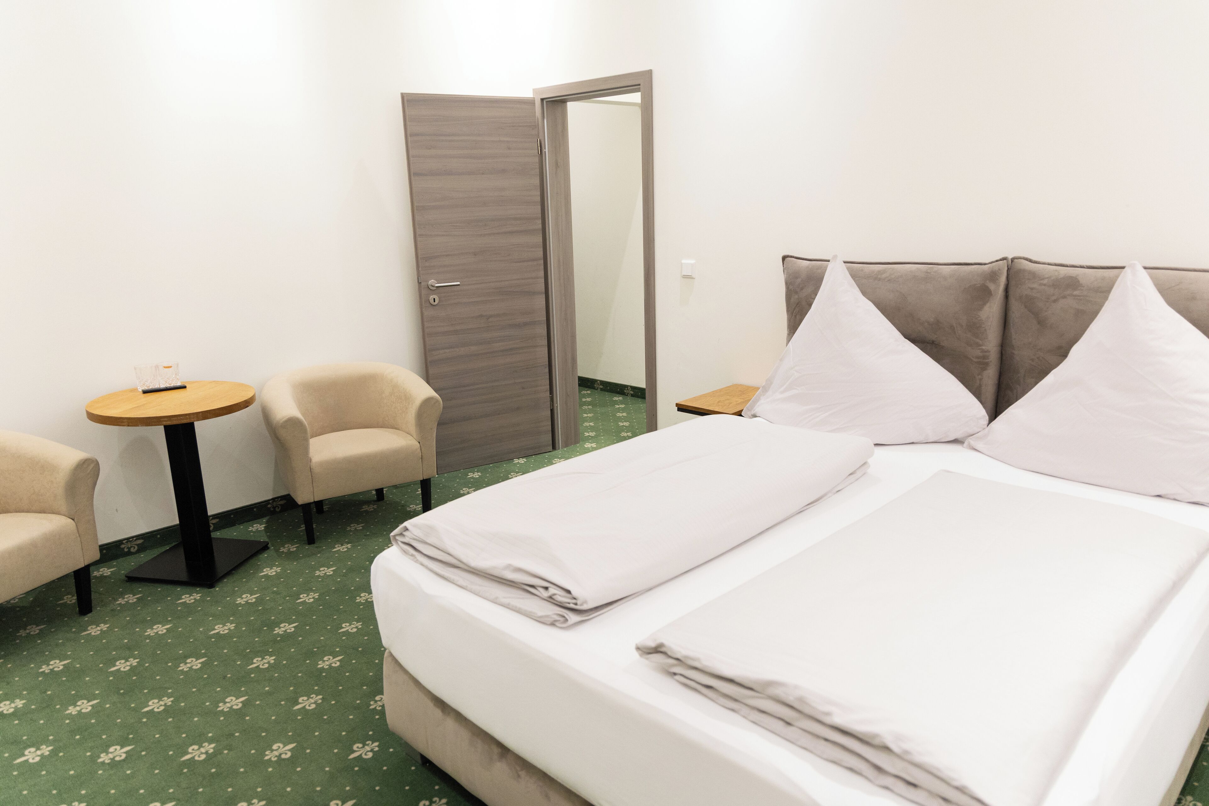 Bureau, espace de travail pour ordinateur portable