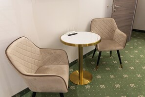 Desk, laptop workspace, iron/ironing board, free WiFi