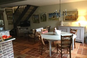 Dining - Farm house, Cottage in the heart of the 7 valleys and near the Opale coast (Pierremont)
