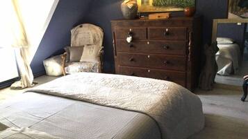 3 slaapkamers, een strijkplank/strijkijzer, gratis wifi, beddengoed