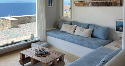 Sea Views. Cycladic Calm. Villa Riza. Family and animal friendly