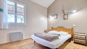 3 slaapkamers, een strijkplank/strijkijzer, gratis wifi