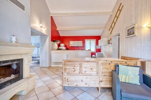 Televisión, chimenea y tenis de mesa 