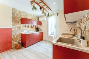 Mikrobølgeovn, ovn og kokeplater