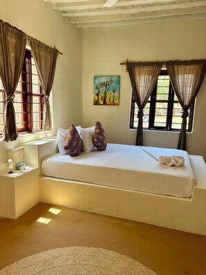 Chambre Triple | Lits bébé (gratuits), Wi-Fi gratuit, draps fournis