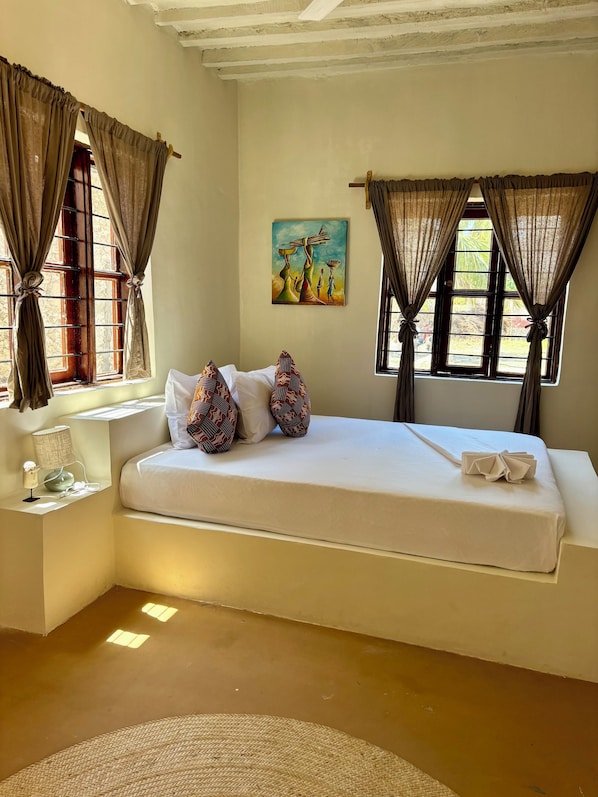 Quarto triplo | Berços grátis, Wi-Fi de cortesia, roupa de cama