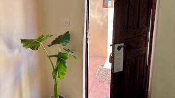 Lits bébé (gratuits), Wi-Fi gratuit, draps fournis